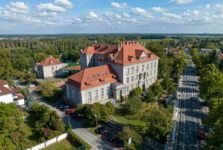 Na gymnáziu v Brandýse nad Labem – Staré Boleslavi přibude 120 míst. Díky půdní vestavbě