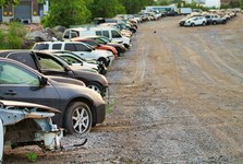 Červnová dražba autovraků v Brandýse